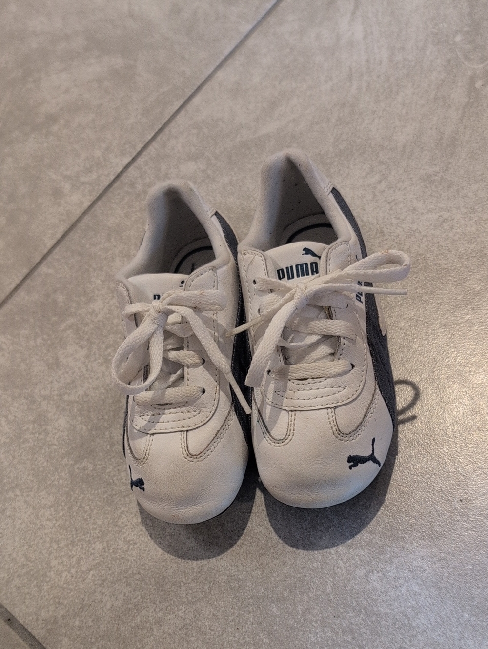 Puma Kids White and Navy Low-Top Sneakers